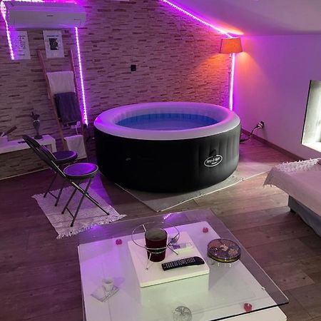 Love'Room Trèbes Екстериор снимка