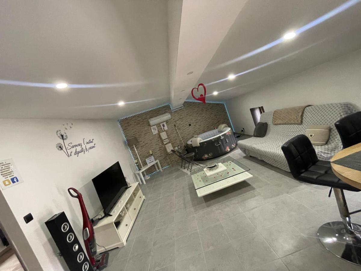 Love'Room Trèbes Екстериор снимка