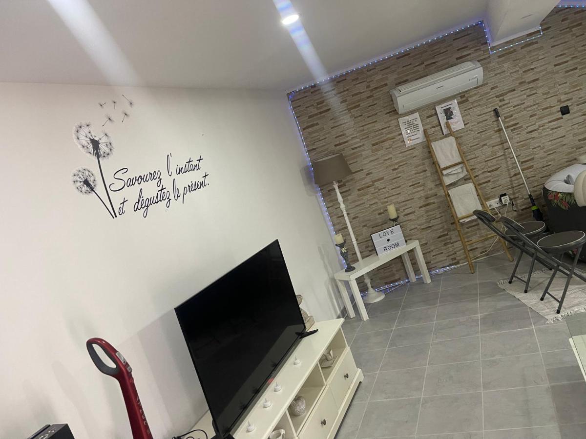 Love'Room Trèbes Екстериор снимка